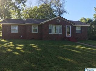 2015 Brookline Dr NW, Huntsville, AL 35810
