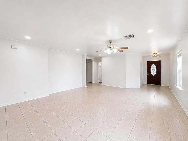 3209 Wheatmeadow Ct — Photo 3