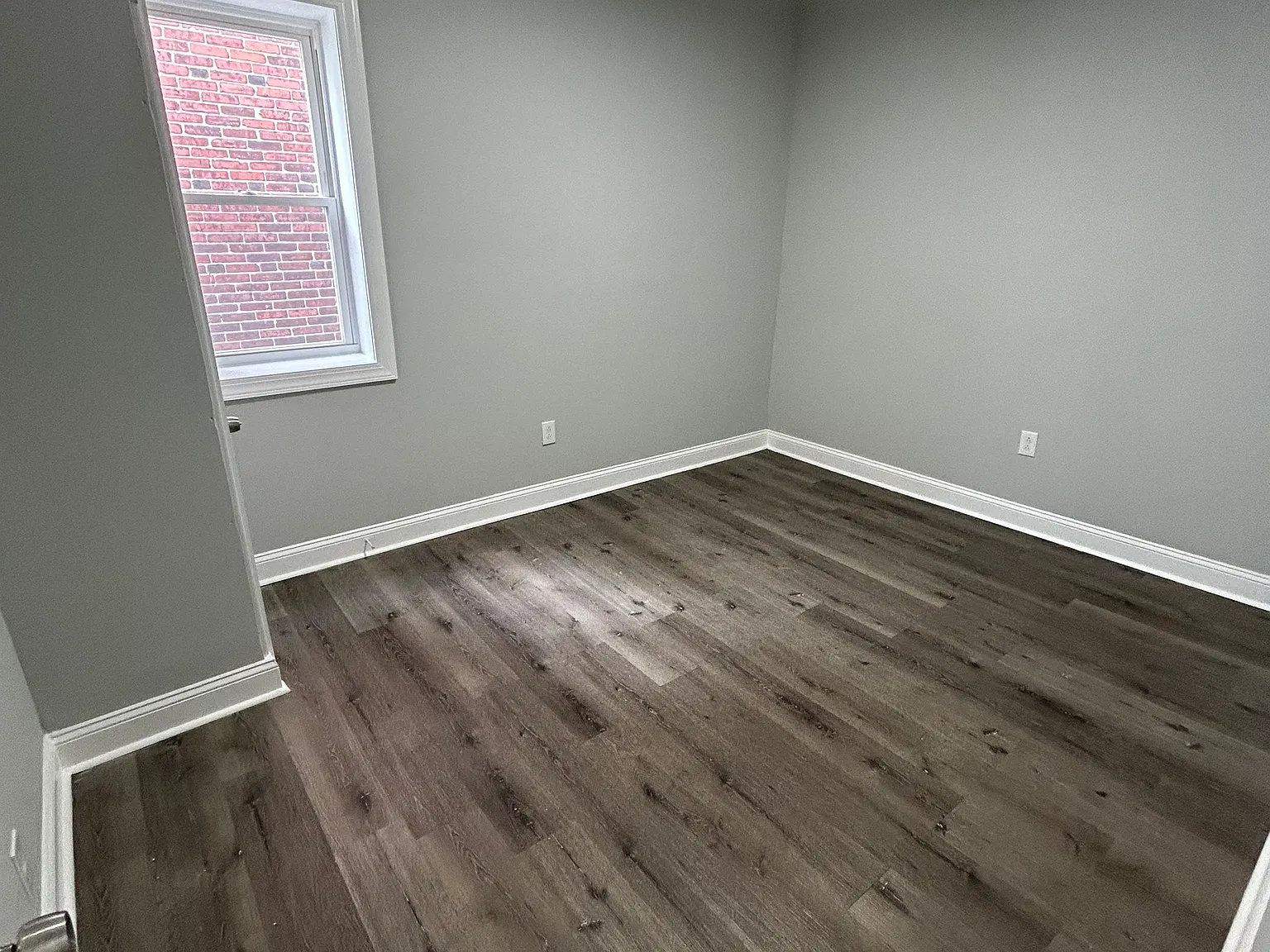 3 bed, 2240 sqft, $1,600 — Photo 2