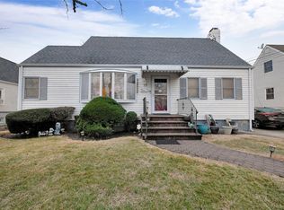 15 Hewlett Point Ave, East Rockaway, NY 11518