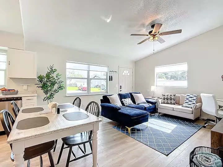 490 N Briarcreek Point — Photo 4