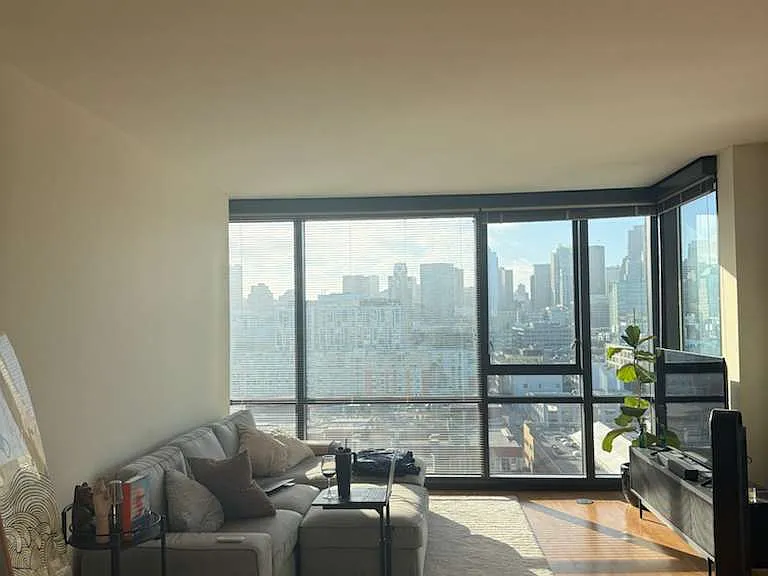 260 King St #1401 — Photo 23