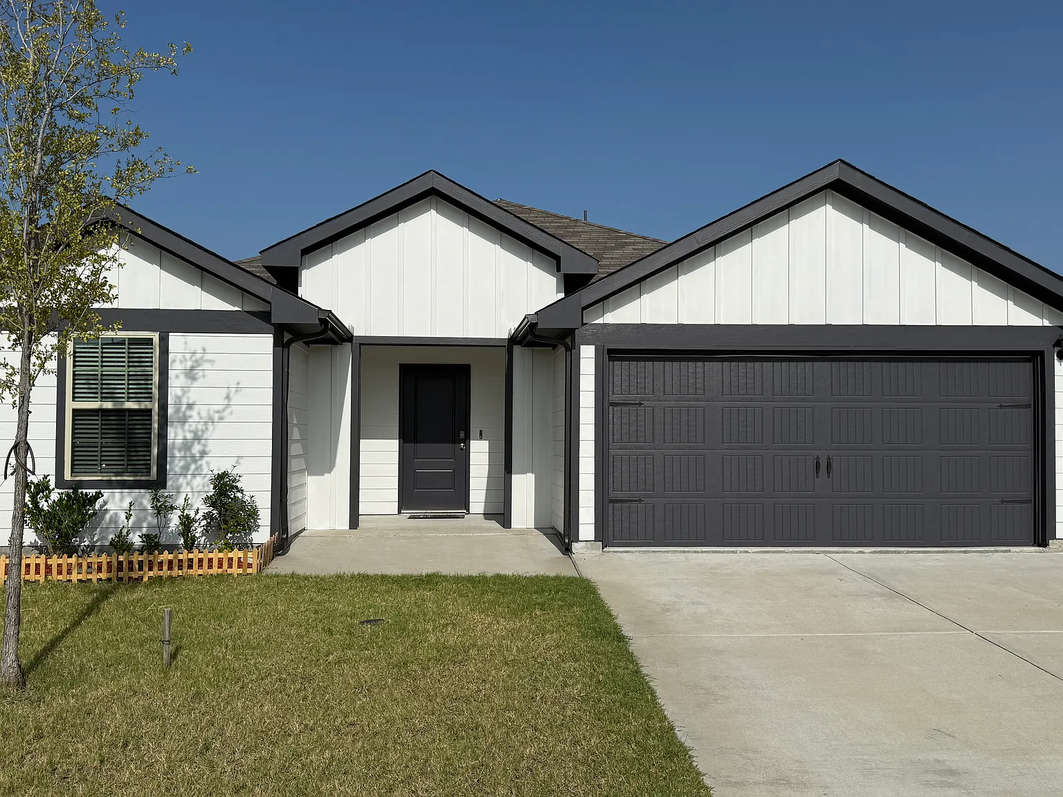 3 bed, 1591 sqft, $1,975 — Photo 3