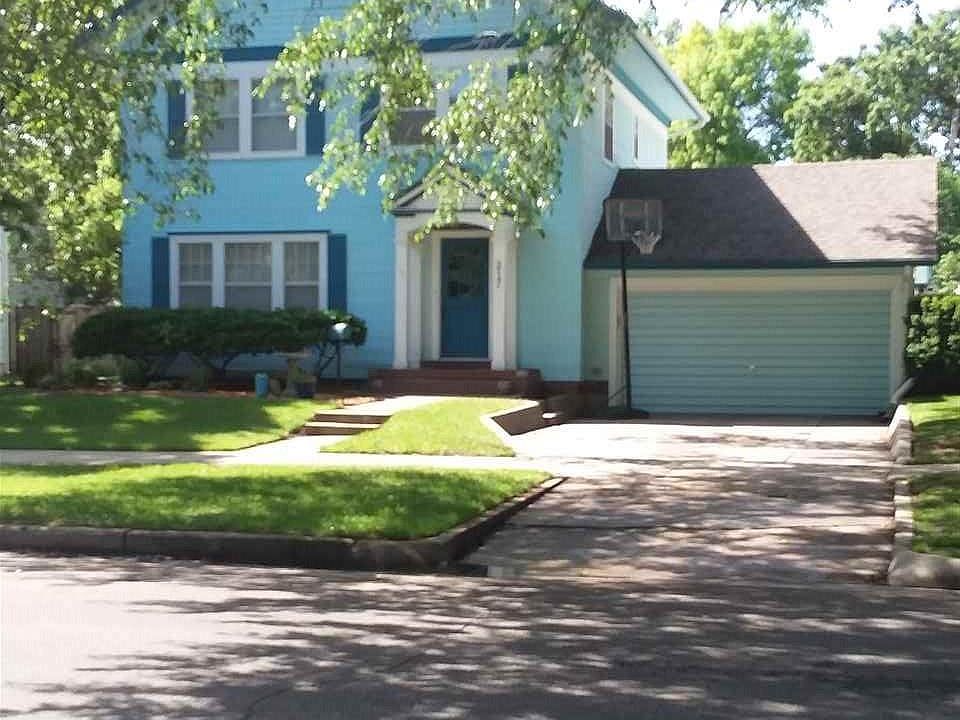 1st image of 217 W 20th Ave