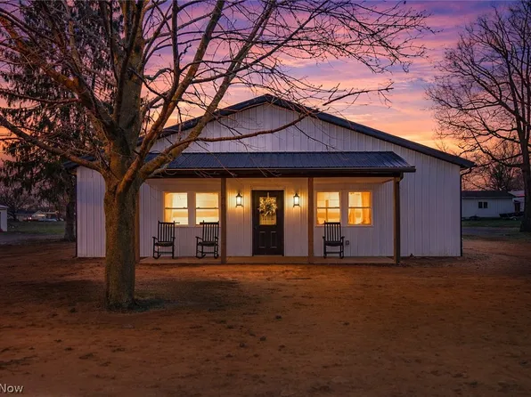 509 Pine St NW, Beach City, OH 44608