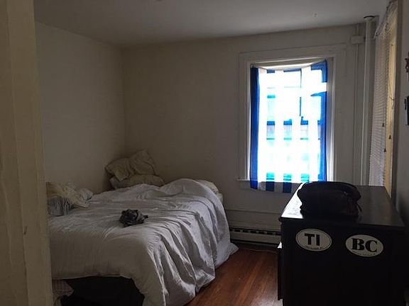 3rd image of 311 S Hicks St APT 2A