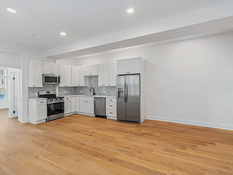 513 N Central St #2 — Photo 5