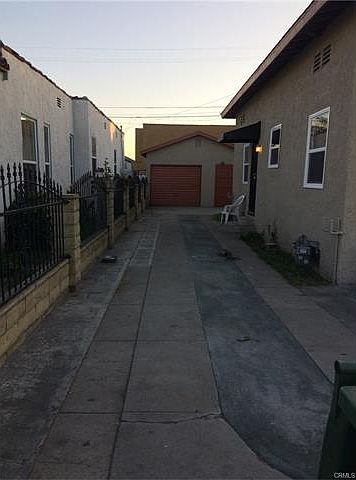 2nd image of 2436 Hill St