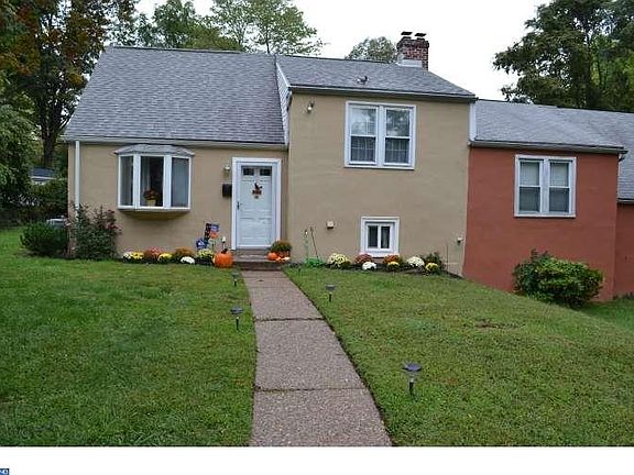 2nd image of 8621 Wissahickon Ave