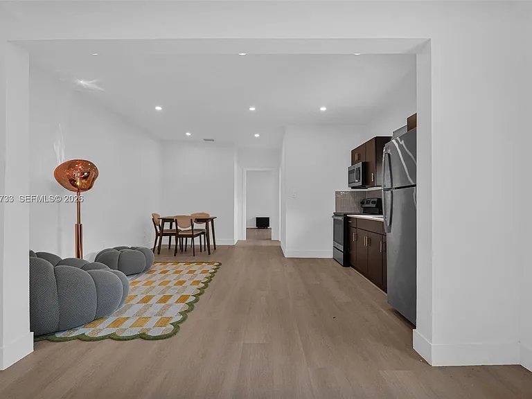 21 NE 48th St #2 — Photo 4
