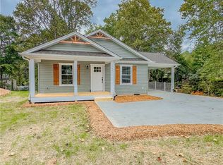 165 E Walnut St, Walhalla, SC 29691