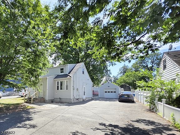 2nd image of 951 Liberty Ave