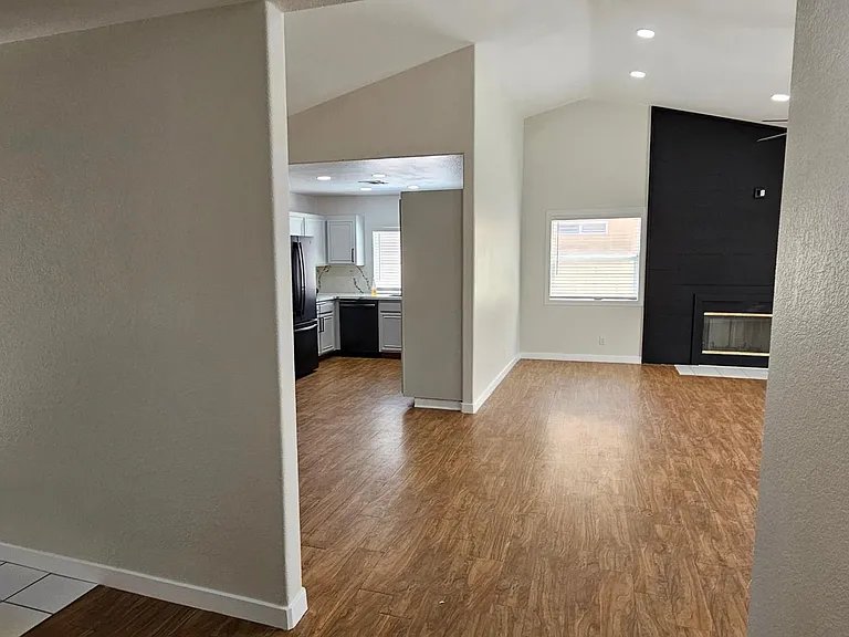 424 E Avenue J11 — Photo 18