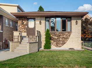 5547 S Neenah Ave, Chicago, IL 60638