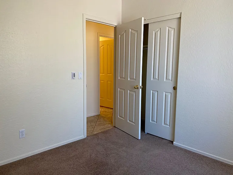 3265 E Hampton Ln — Photo 14