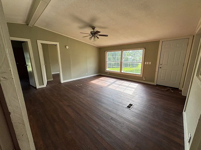 90 Morgan Ln — Photo 13