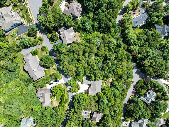 3rd image of 23 High Bluff Dr