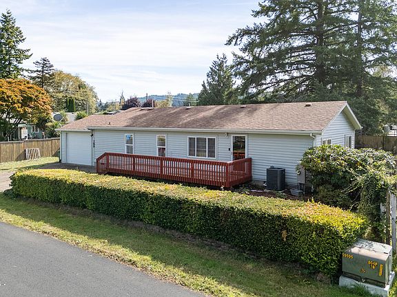 2nd image of 189 NW Willow Ct