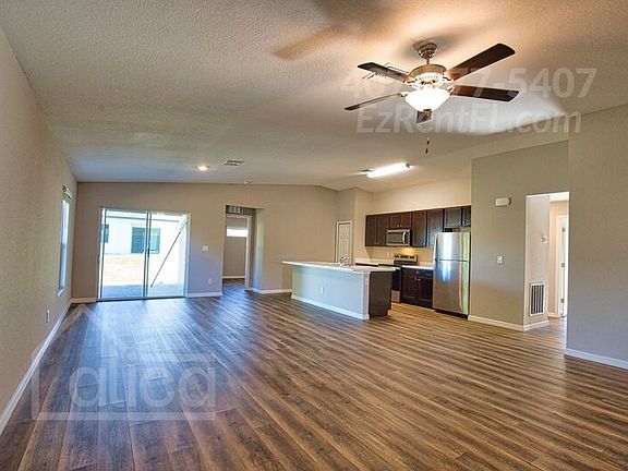 3rd image of 121 Parish Dr