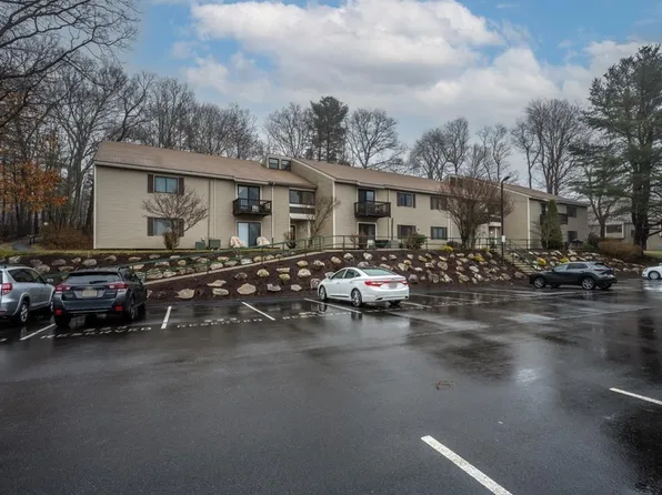 32 Thayer Pond Dr #16, Oxford, MA 01540