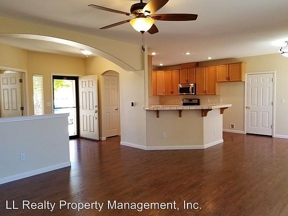 5th image of 1428 N Marion Russell Dr