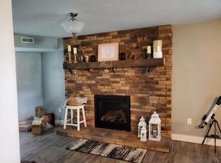 108 Sterling St APT C, Creston, OH 44217