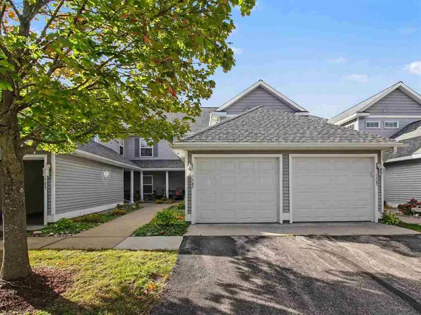 1487 Castle Dr, Petoskey, MI 49770