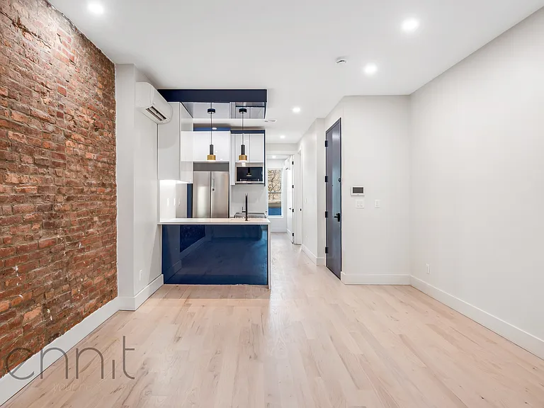893 4th Ave #3L — Photo 1