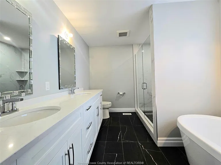 310 Blake Ave — Photo 8
