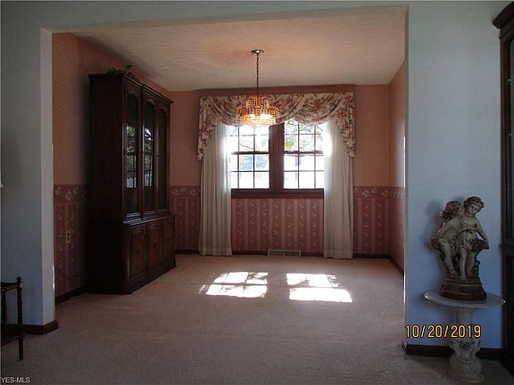 3rd image of 1519 W 41st St