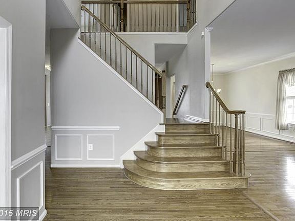 3rd image of 102 Don Sinsel Ct