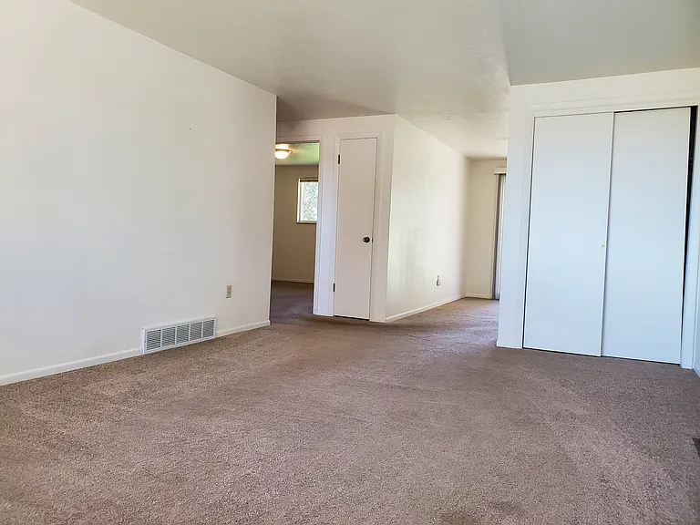 4845 Grant Ave — Photo 5