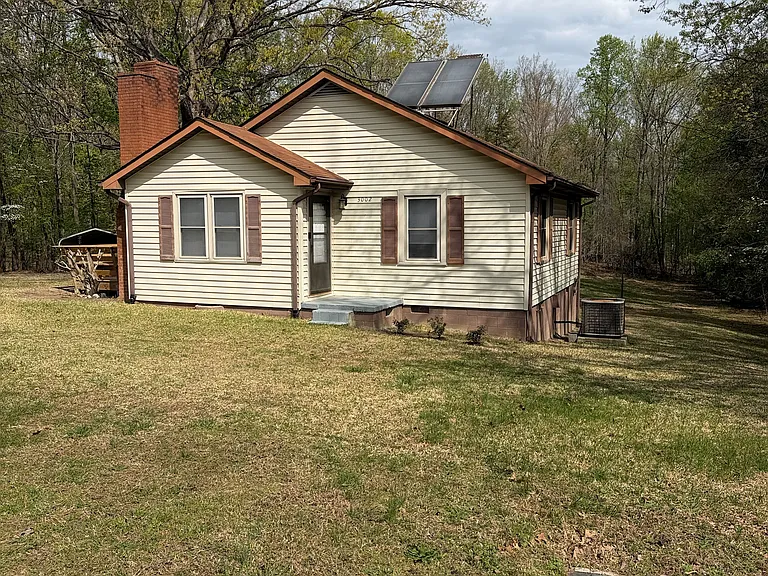 3002 Cemetery Dr — Photo 1