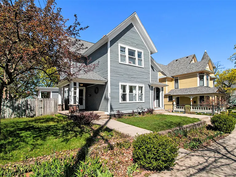 307 James Ave SE #309 — Photo 1