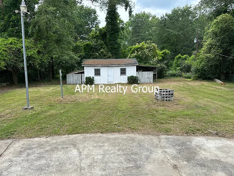 1421 Adella St — Photo 13