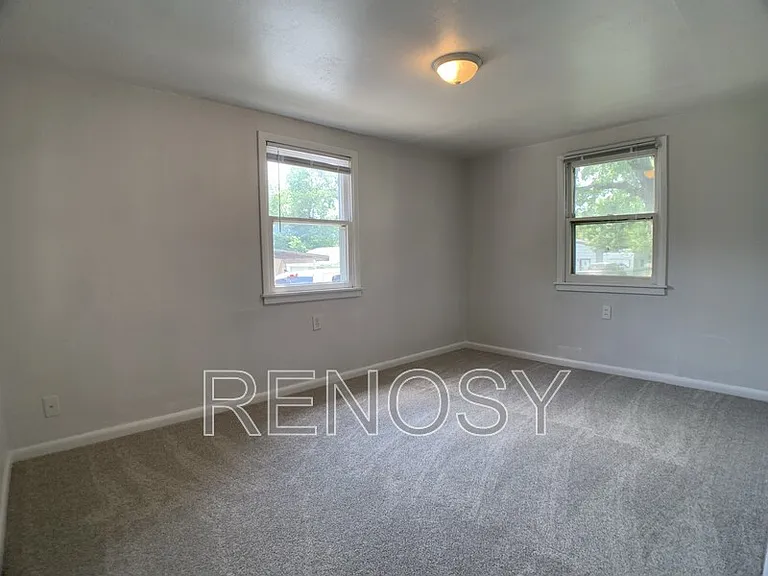 4754 NE 27th Ct — Photo 11