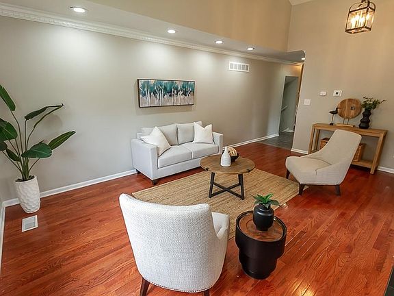 5th image of 5439 N Kenyon Dr