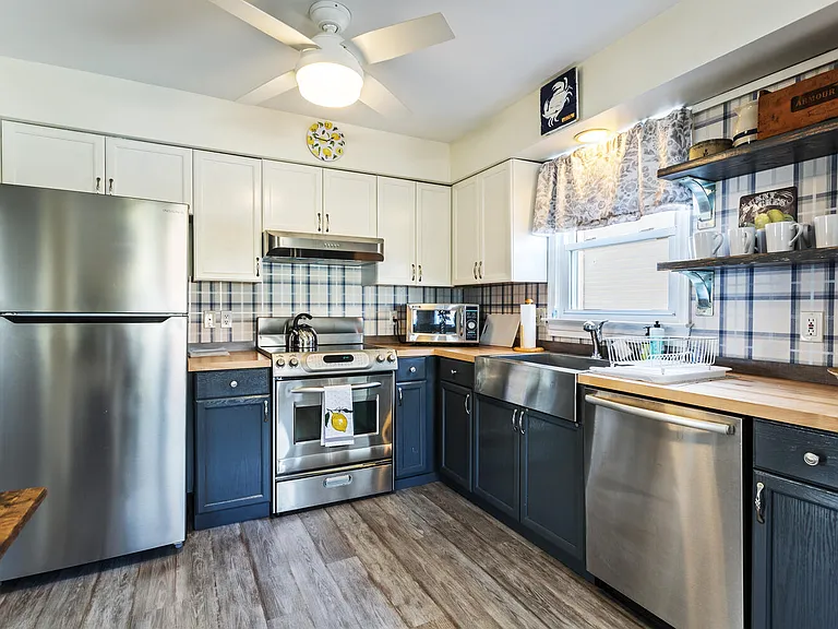 606 W Beach Ave — Photo 17
