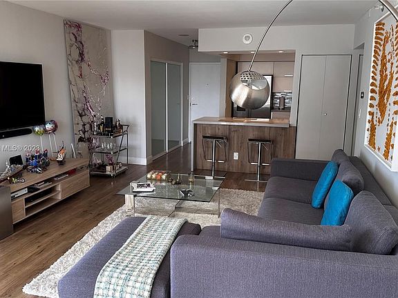 5th image of 20225 NE 34th Ct APT 2113