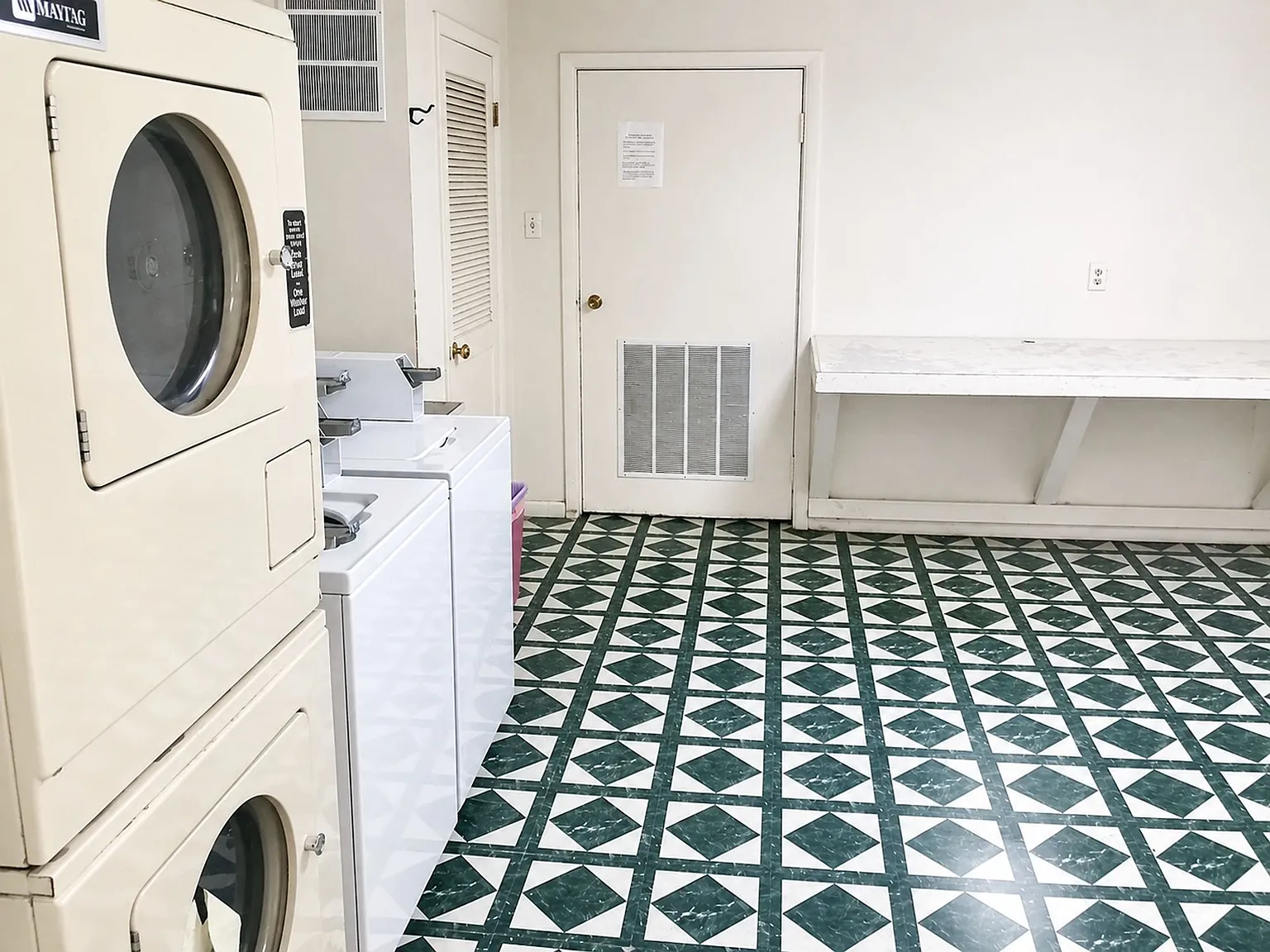 North Hills Apartments for rent * Pet Friendly * Central A/C * Spacious * Available Now — Photo 2