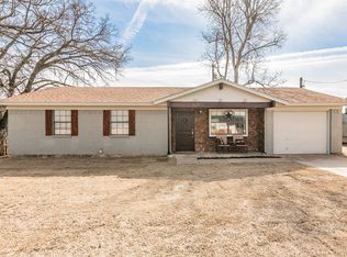 112 Dennis Dr, Azle, TX 76020