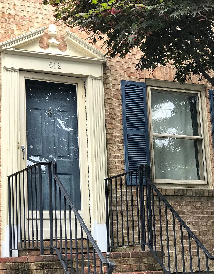 612 N Oxford St — Photo 1