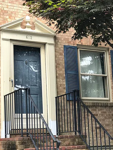 612 N Oxford St Photo 1