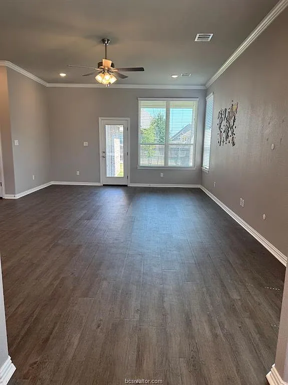 3 bed, 2.0 bath, 1633 sqft, $2,250 — Photo 4