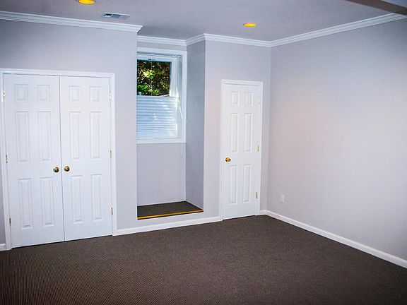 bedroom 17' X 16'