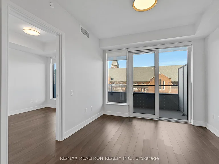 2525 Bathurst St #310 — Photo 16
