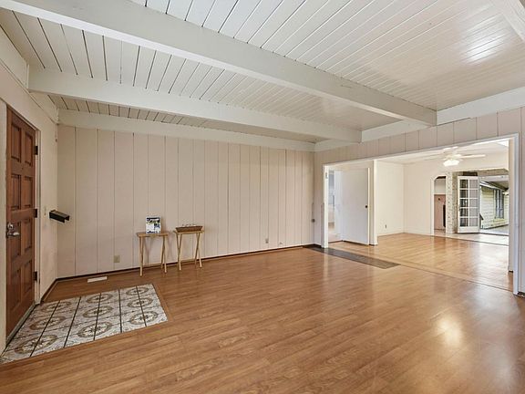 5th image of 22444 Fuller Ave
