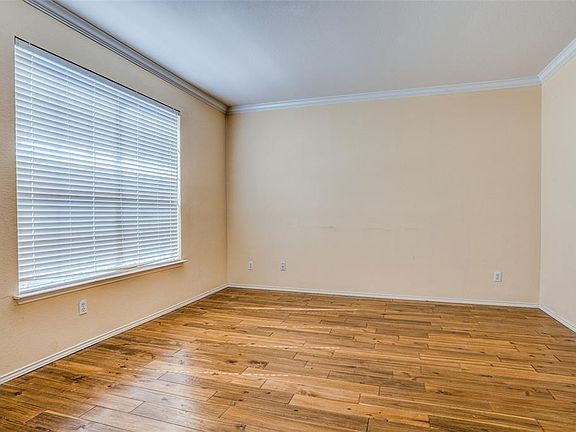3rd image of 103 Glenwood Dr