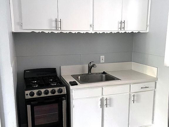 4th image of 2403 Louella Ave #2