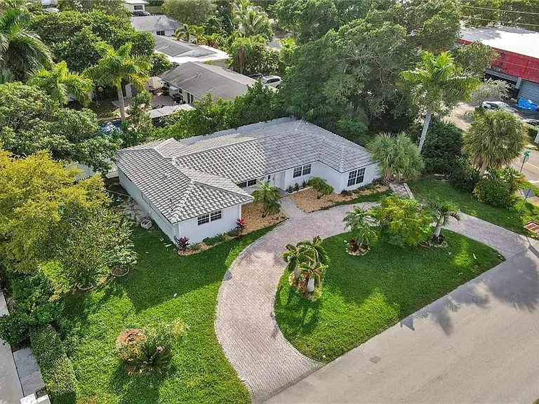 2206 SE 14th St — Photo 1